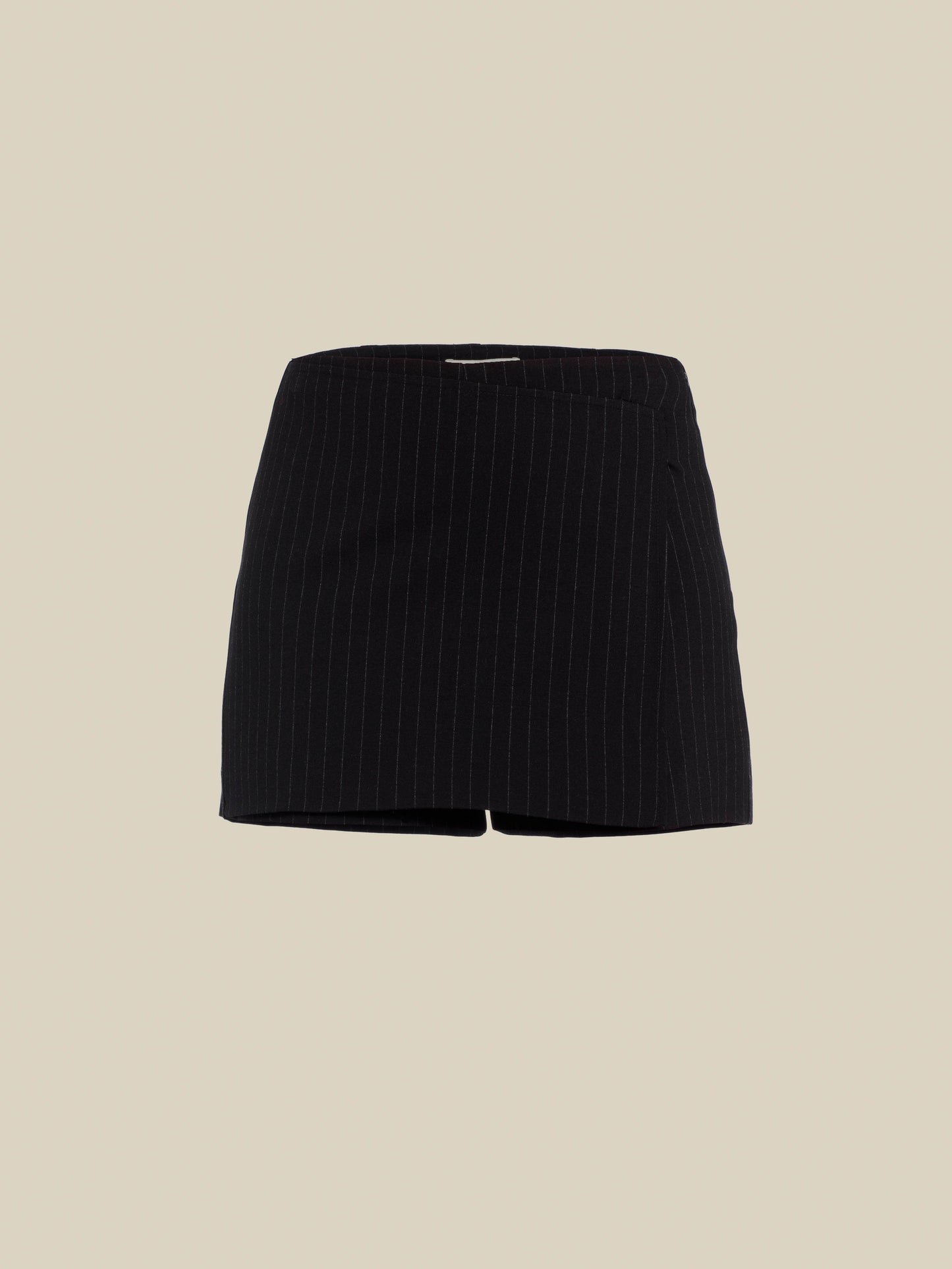 IRIS short - PINSTRIPED Black