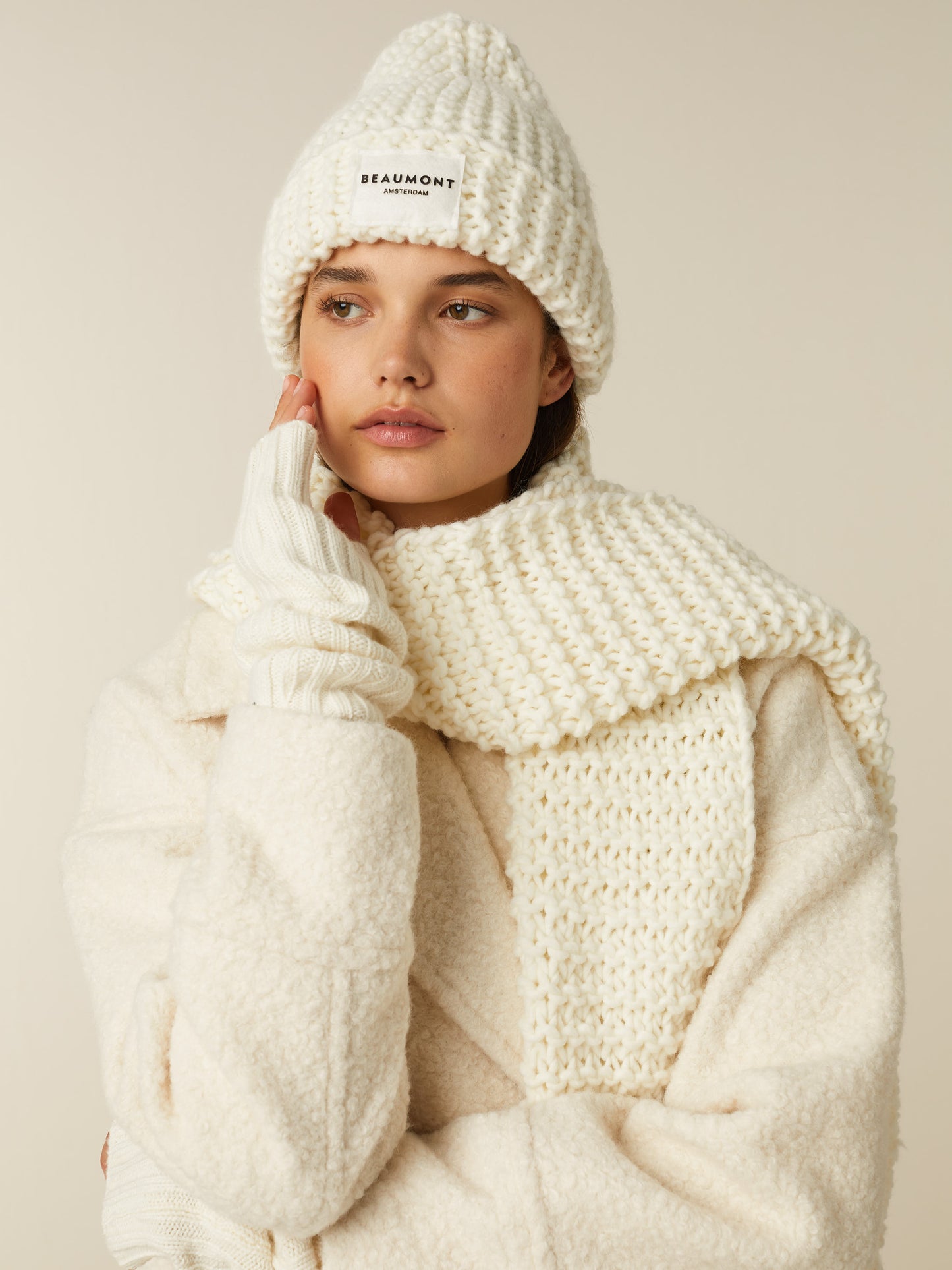 OWEN - Off white