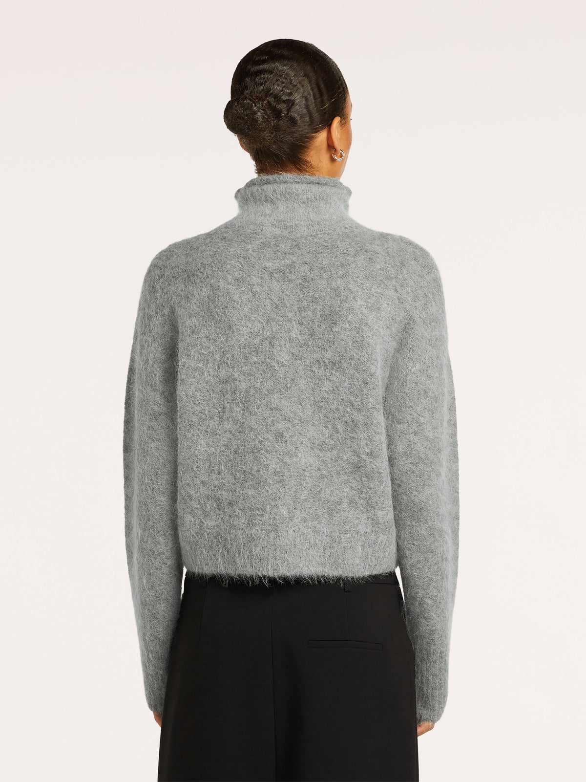 Angela Pullover