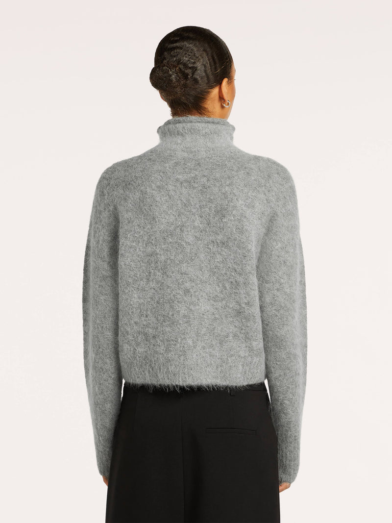 Angela Pullover
